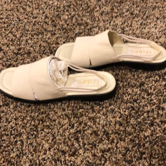 Fabulaire Tan Sandals - Picture 2 of 4